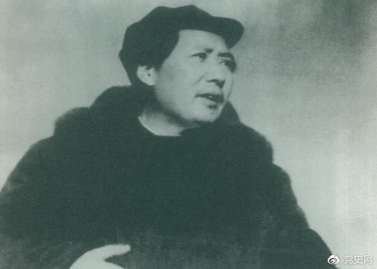 　　1949年3月23日，毛澤東率領(lǐng)中共中央機(jī)關(guān)離開西柏坡前往北平。出發(fā)時(shí)，他對周恩來說，今天是進(jìn)京的日子，進(jìn)京趕考去。我們決不當(dāng)李自成，我們都希望考個(gè)好成績。